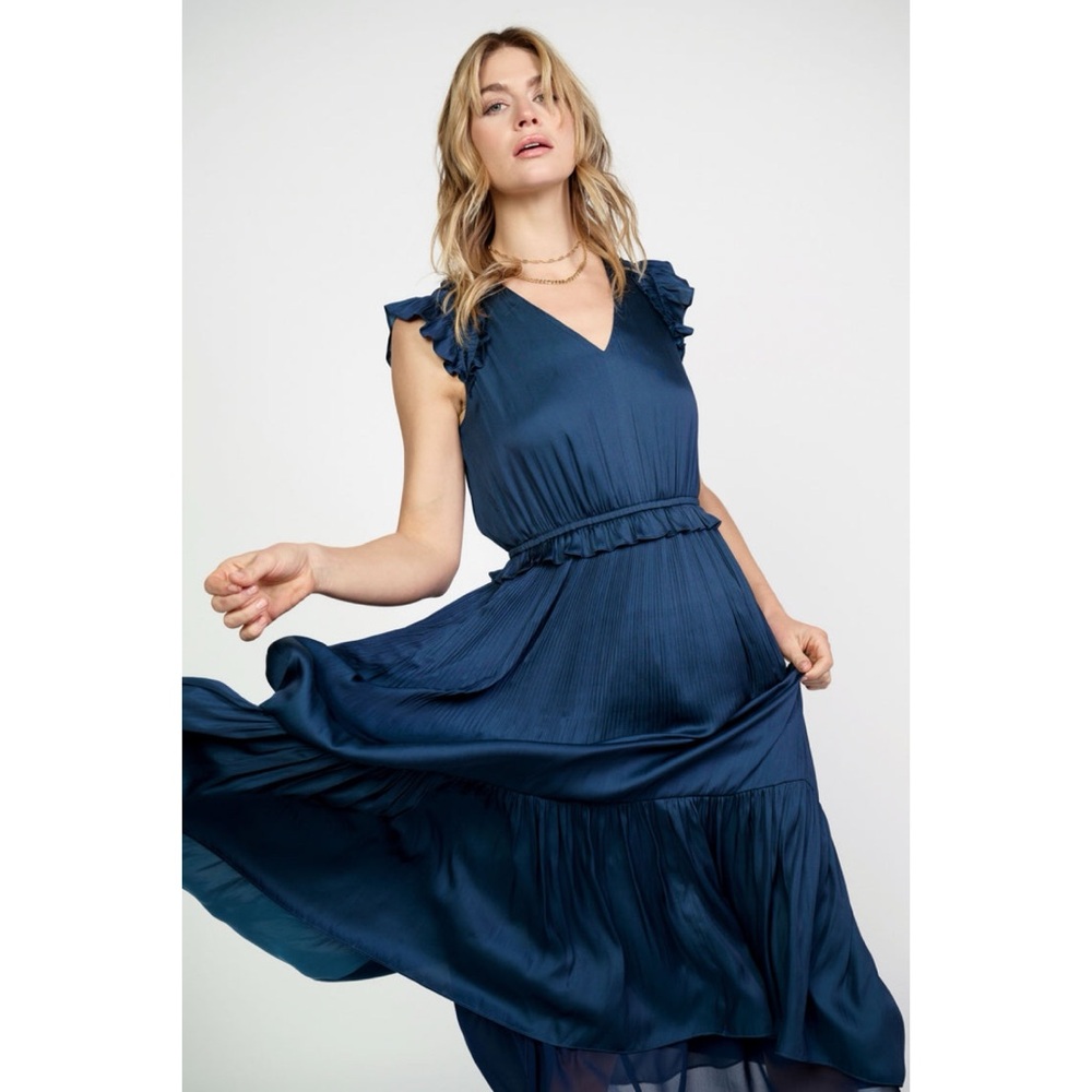 Current Air RUFFLED FLUTTER SLEEVE MIDI DRESS